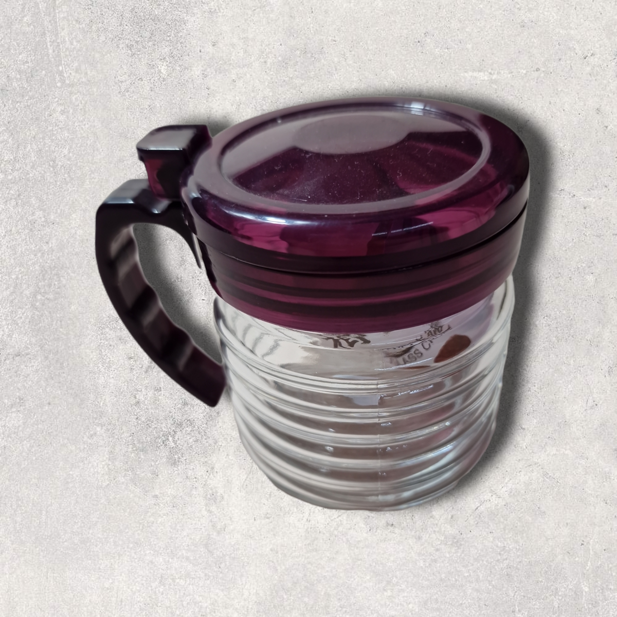 plastbehållare för kryddor